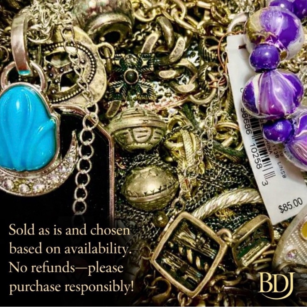 Estate Jewelry Lot | Unsearched Mixed Metals | Wearable + Repair | 2 Lb Fun Mix - Picture 5 of 10